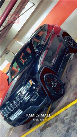 جیپ گراند شیرۆکی